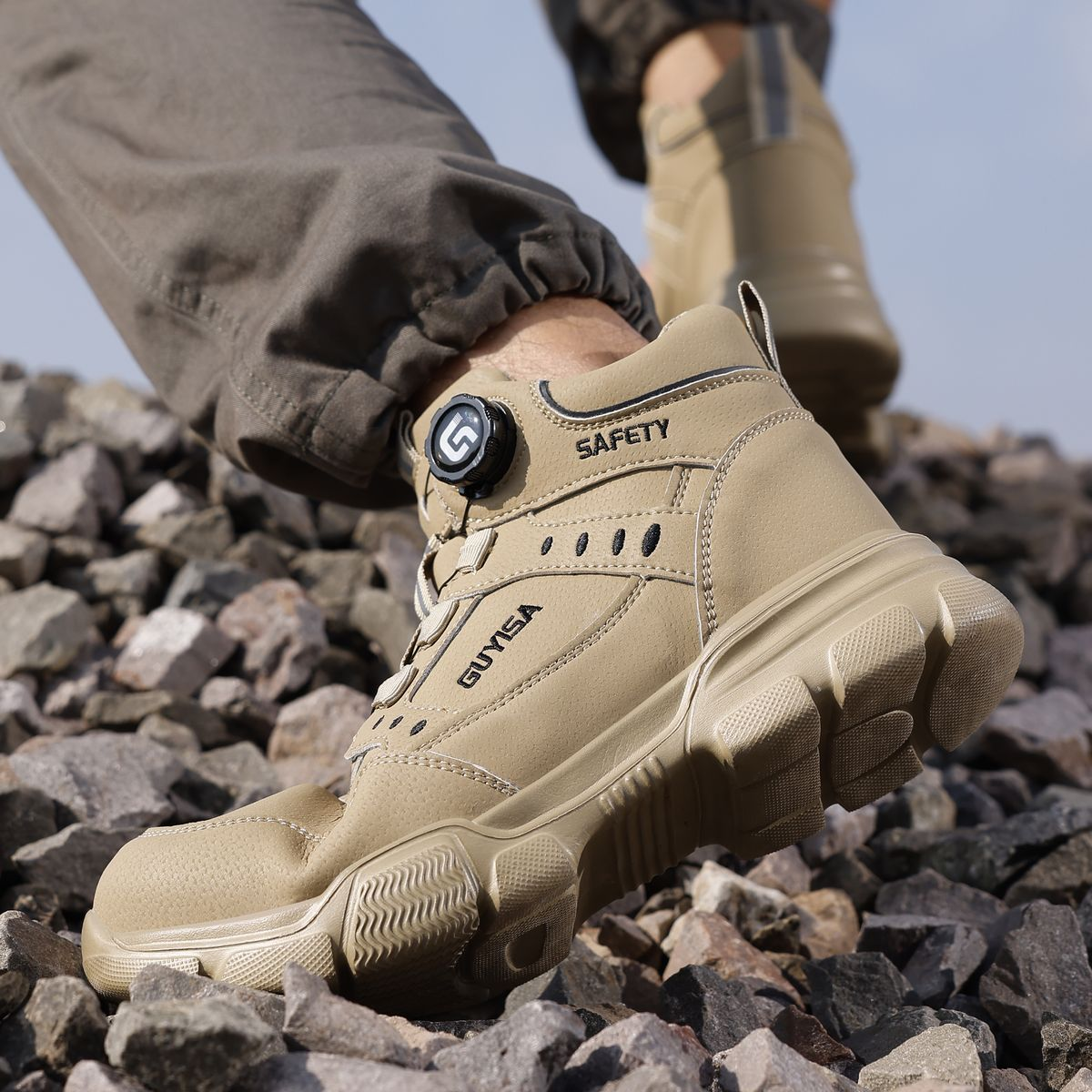 Training, hiking and outdoor activitiesTraining, hiking and outdoor activities