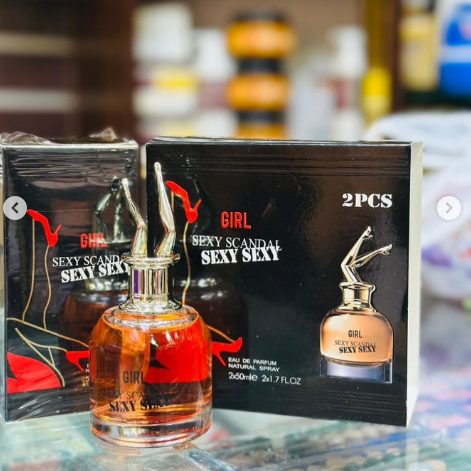 A lady with taste. The perfume has beautiful appearance and various scents. Perfume🌸