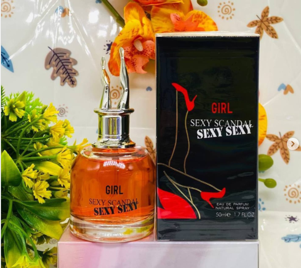 A lady with taste. The perfume has beautiful appearance and various scents. Perfume🌸