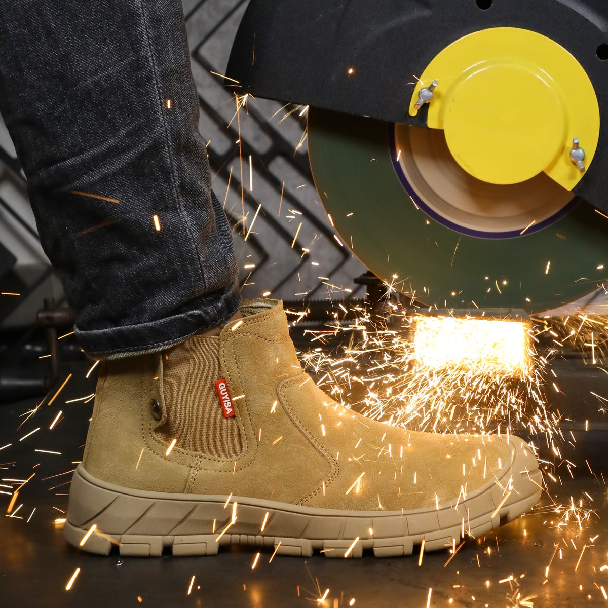 GUYISA safety shoes and boots are anti-smash, anti-puncture, durable and fashionable
