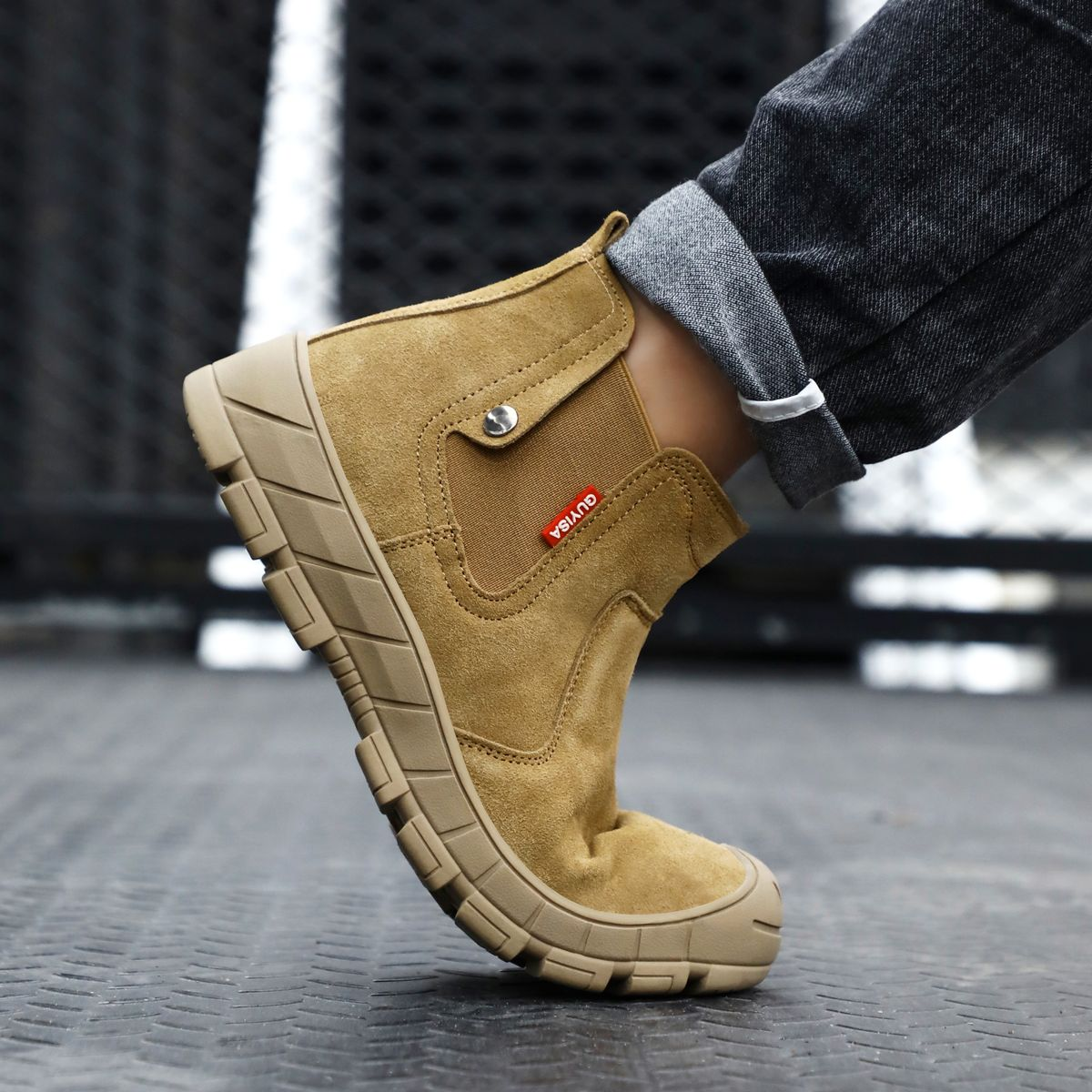GUYISA safety shoes and boots are anti-smash, anti-puncture, durable and fashionable