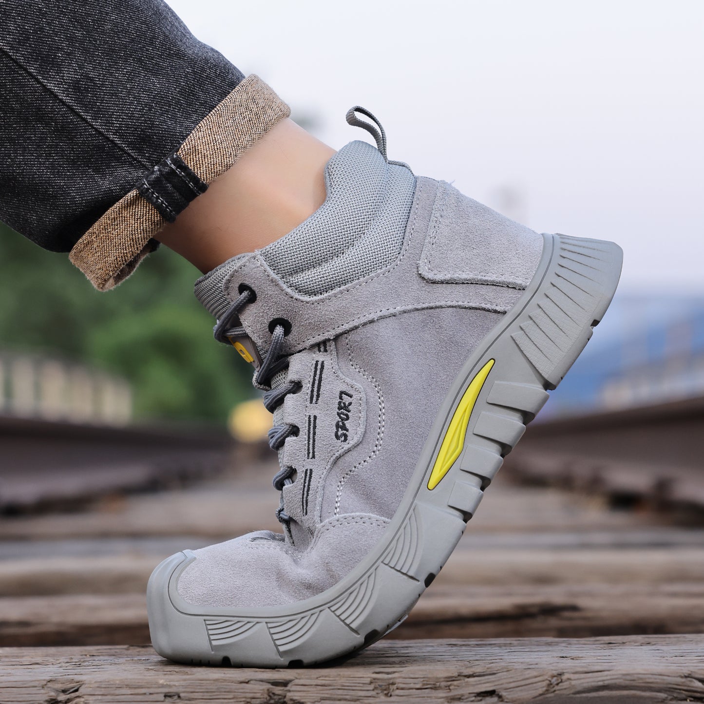GUYISA Men's steel toe work shoes, anti-smash comfortable high-top wear-resistant safety shoes